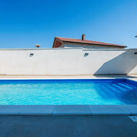 Apartament Beautiful In Galižana