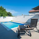 Appartement Beautiful In *